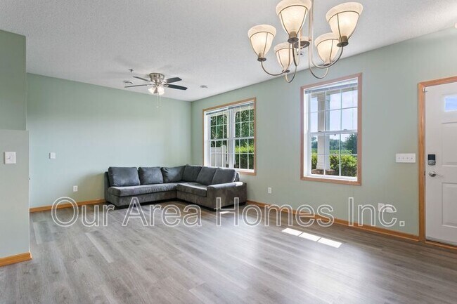 Foto del edificio - 11322 Aberdeen Cir NE