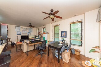 Building Photo - 1101 N Marshfield Ave