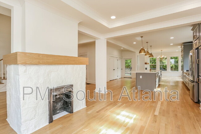 Building Photo - 116 3rd Ave