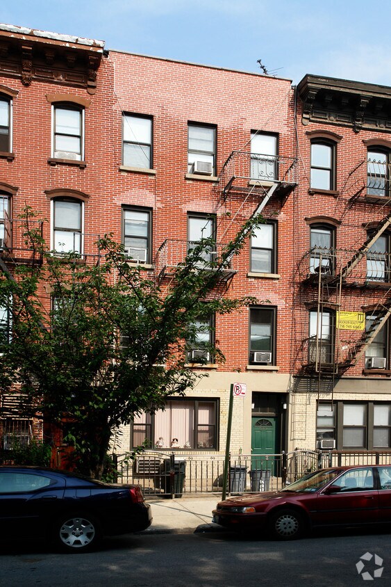Primary Photo - 588 6th Ave