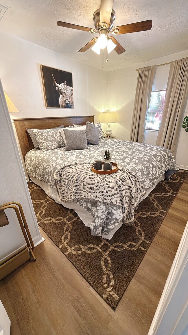 #2 King Bed Bedroom - 10603 Thomaswood Ln