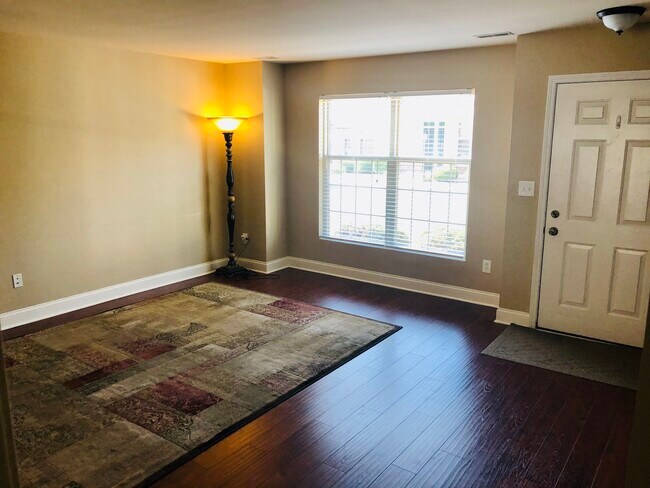 Foto del edificio - 1819 Chestnut Ln