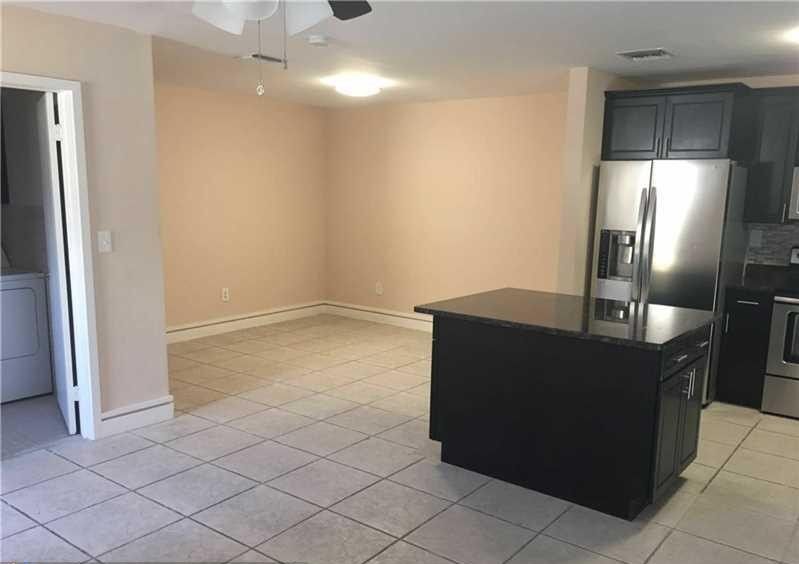 Foto principal - 14212 NE 4th Ave