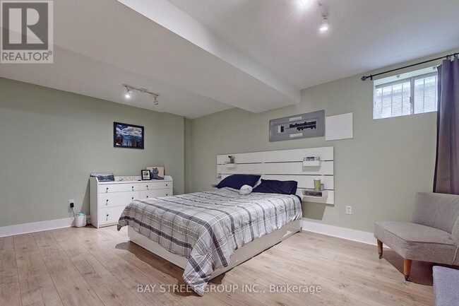 Building Photo - 40 Henricks Rd