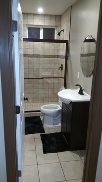 Baño - 12877 Glenoaks Blvd