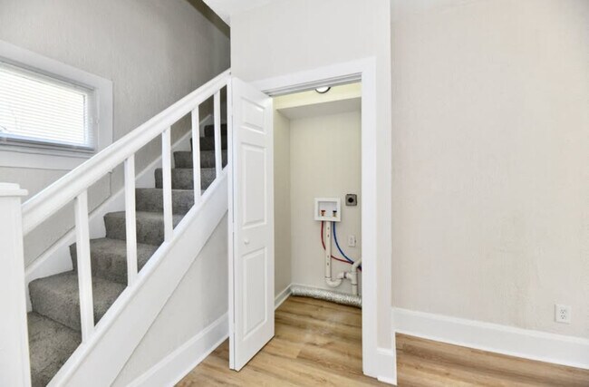 Foto del edificio - 1145 N Belleview Pl