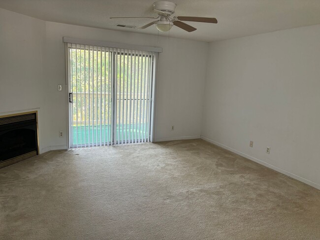 Foto del edificio - 2 BEDROOM 2 BATH CONDO IN MYRTLE GREENS