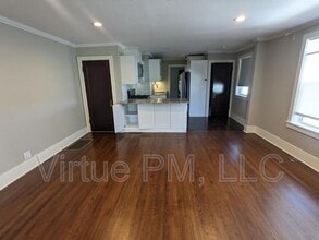 Building Photo - 1403 4th St