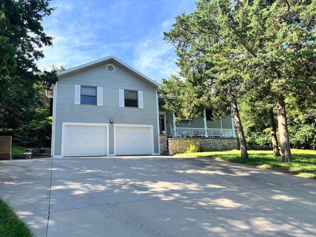 Building Photo - Great Home in Tatarrax Hills Neighborhood located on West Side of MHK!