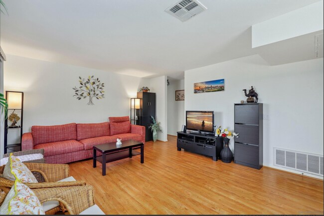 Building Photo - 10631 Dabney Dr