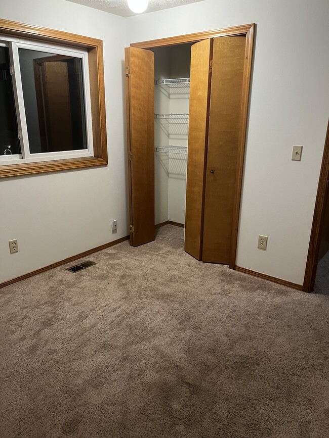 Building Photo - 4605 E Bixel Ct