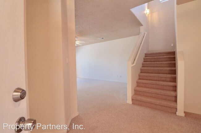 Building Photo - 5 br, 3 bath House - 10415 Mullhacen Pl NW