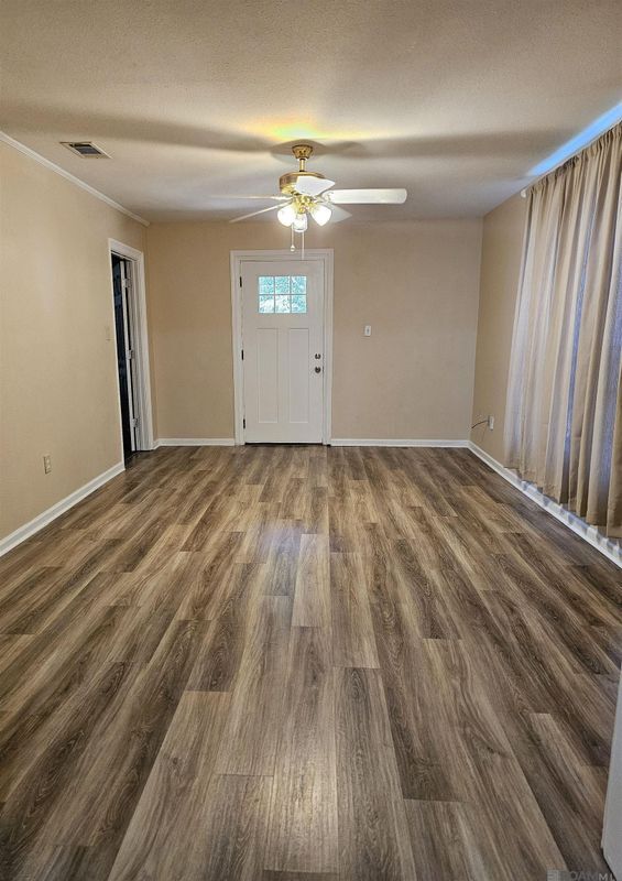 Building Photo - 1046 Sunshine Dr