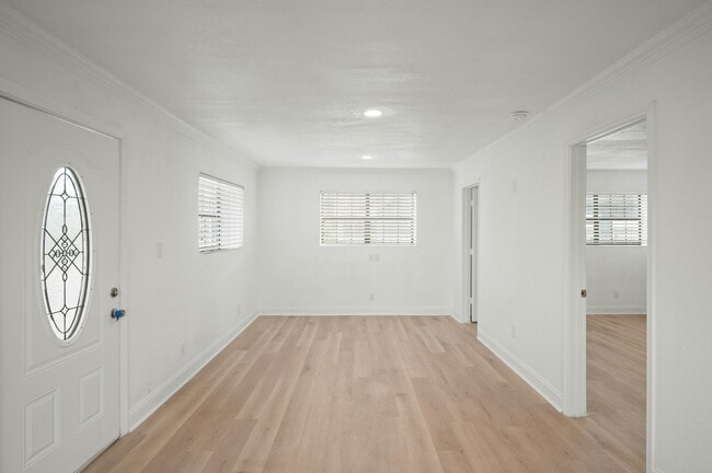 Foto del edificio - 928 Ferry Rd