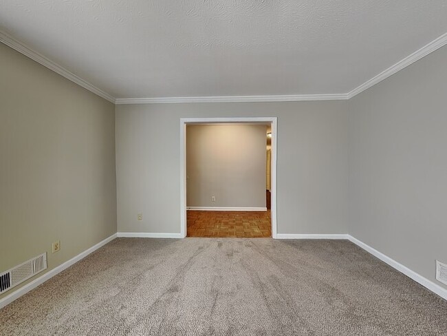 Building Photo - 308 Rebecca Ct