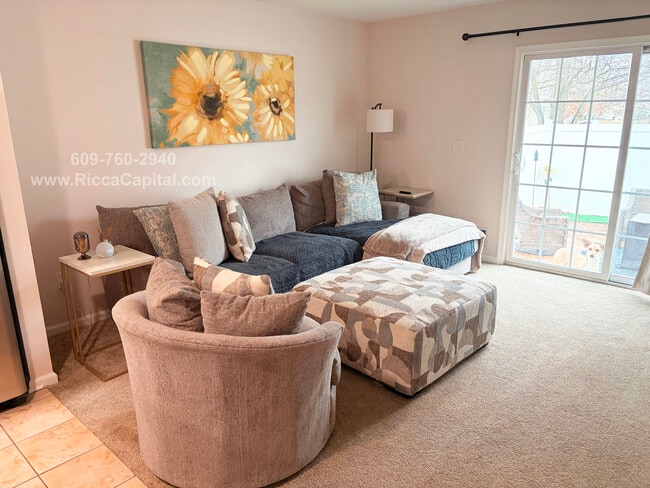 Building Photo - 145 Yorktown Blvd