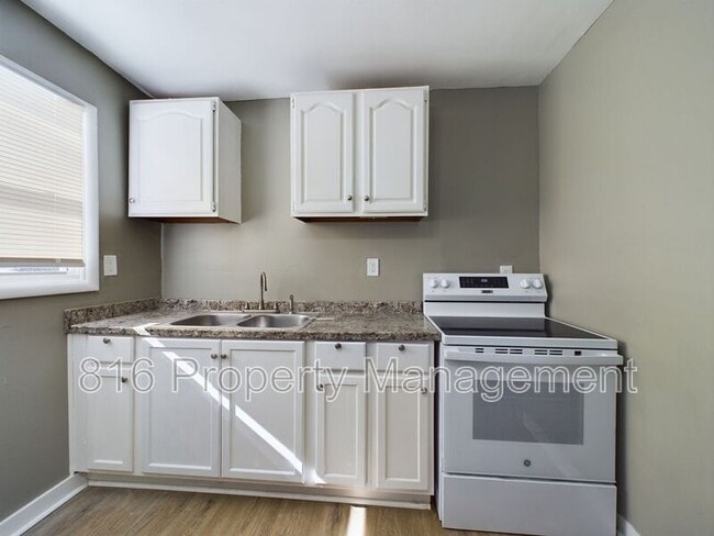 Building Photo - 7911 E 51st St