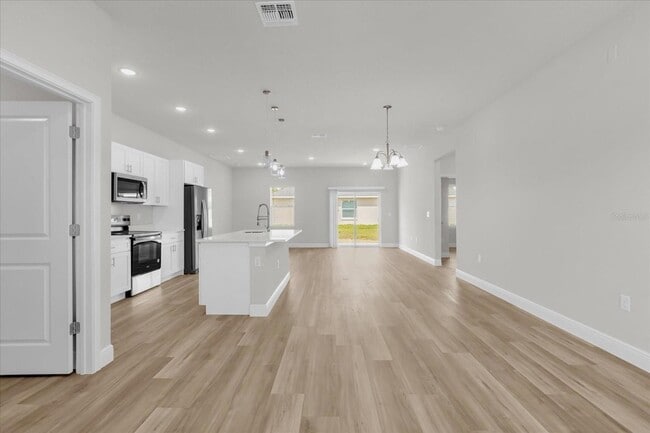 Building Photo - 3935 SW 151st Pl