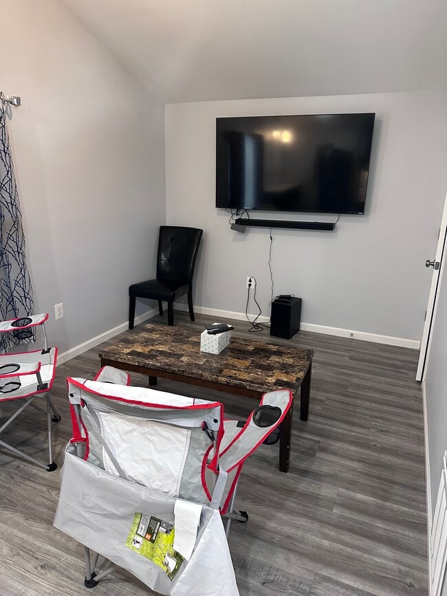 Foto del edificio - 902B Edgerly RD