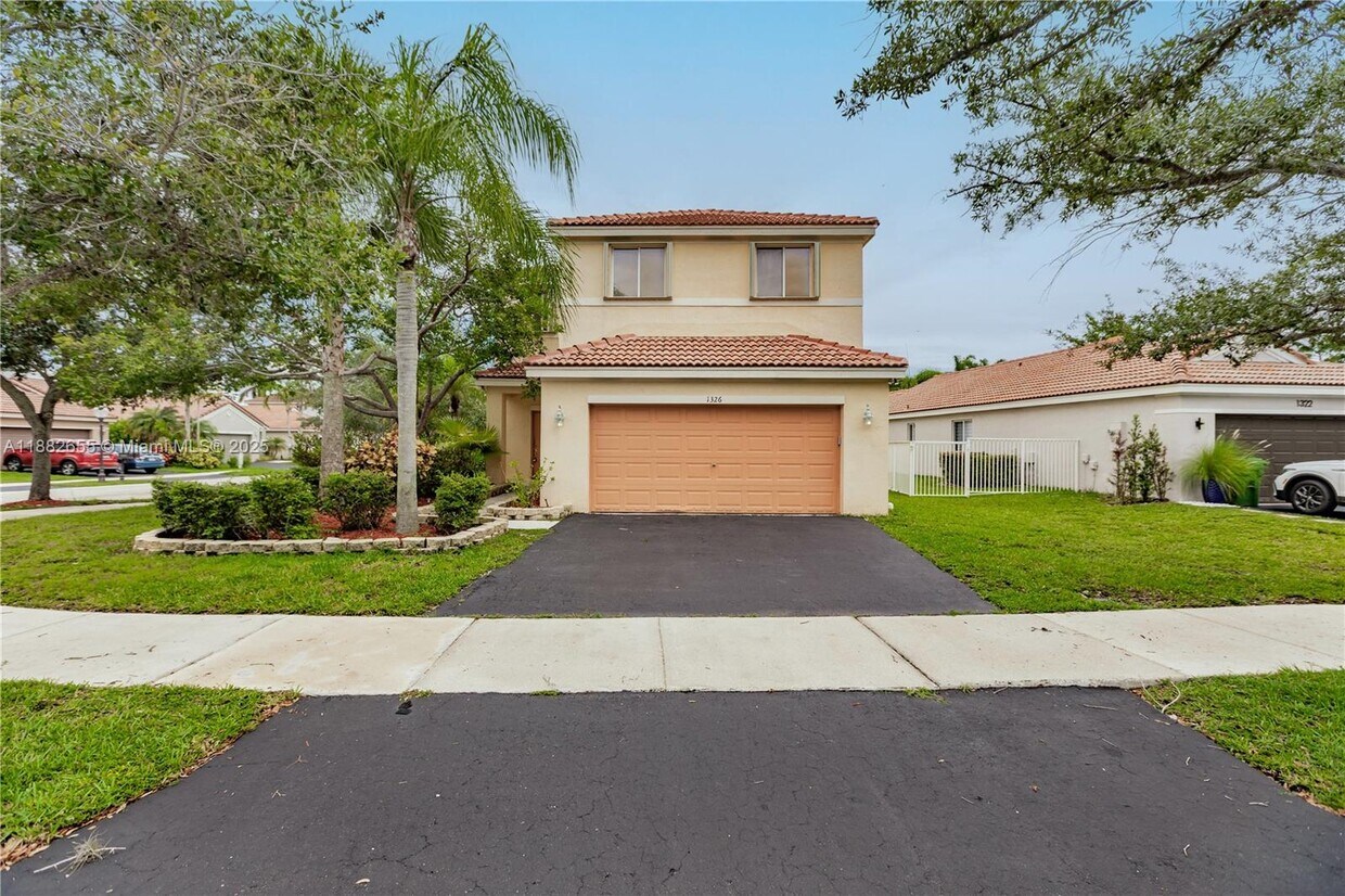 Foto principal - 1326 Majesty Terrace