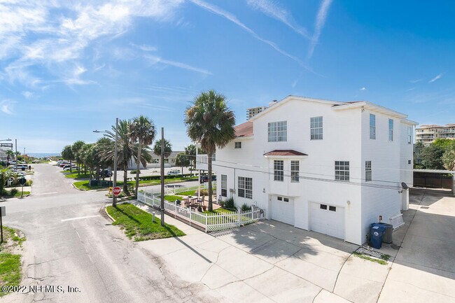 Foto del edificio - 2102 First St