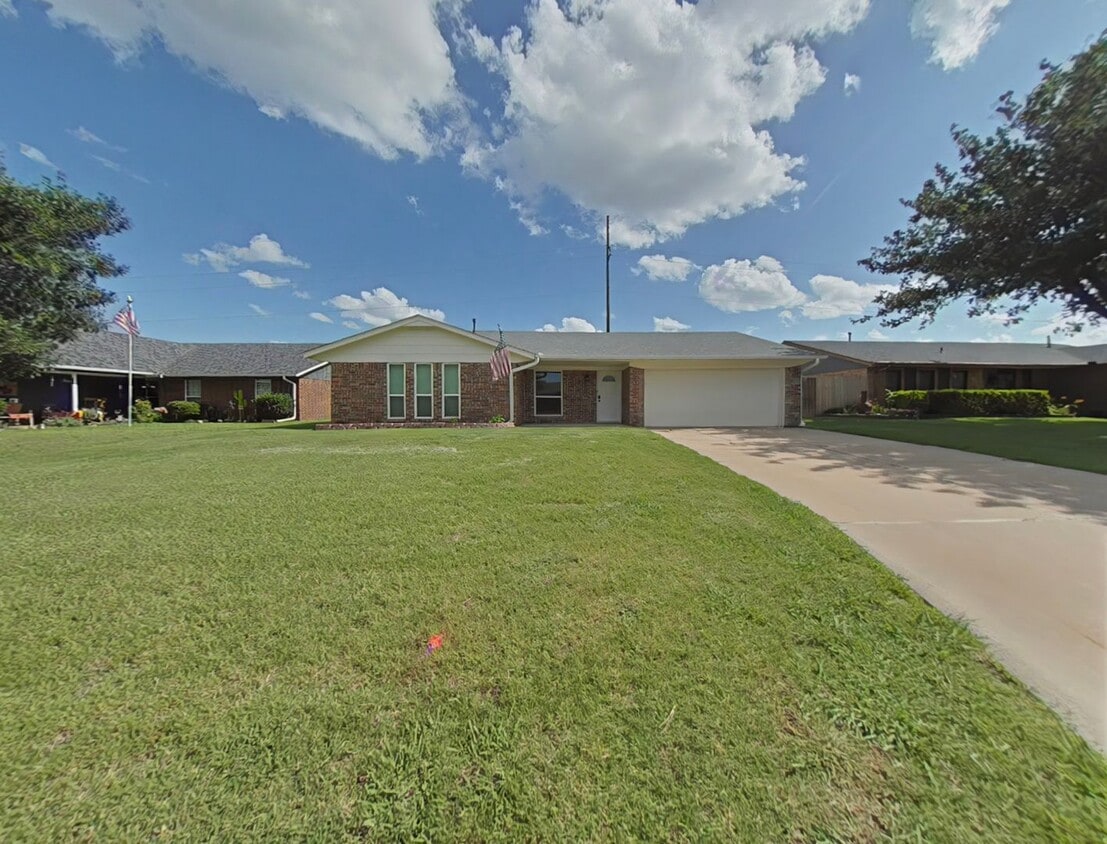 Primary Photo - 7512 SW Forest Ave