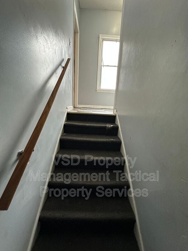 Building Photo - 3651 E 55th St