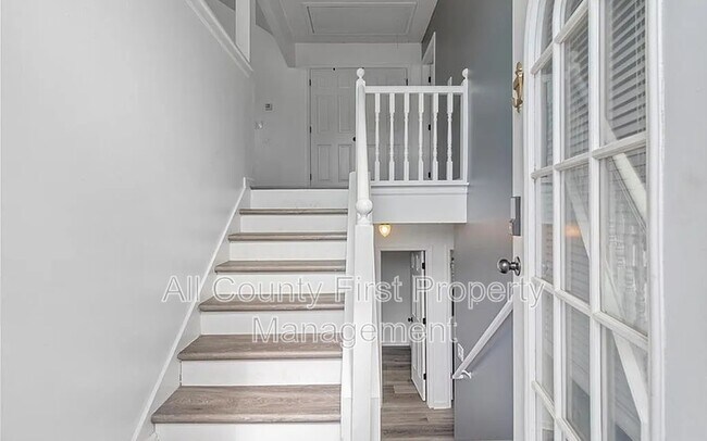 Foto del edificio - 3644 Gray Birch Dr