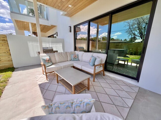 Foto del edificio - 300 SW 7th St