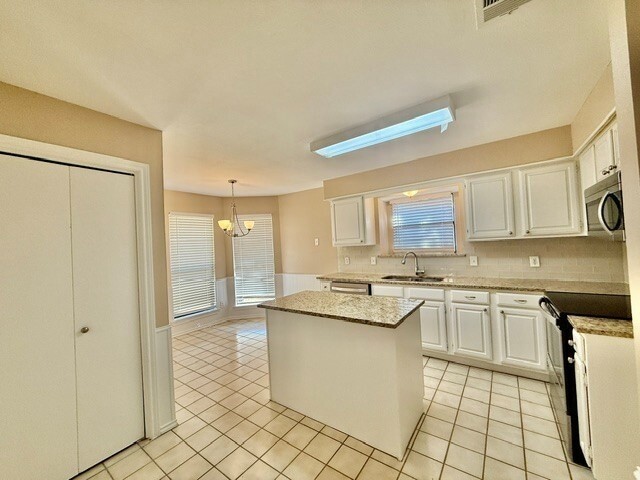 Building Photo - 12 Salida Dr
