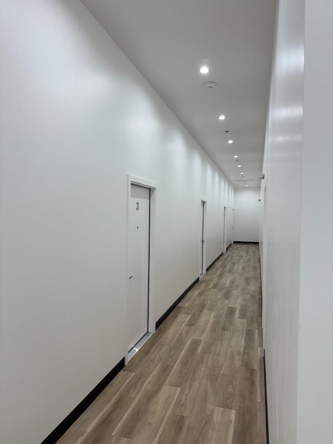 Building Photo - 1265 12th Ave