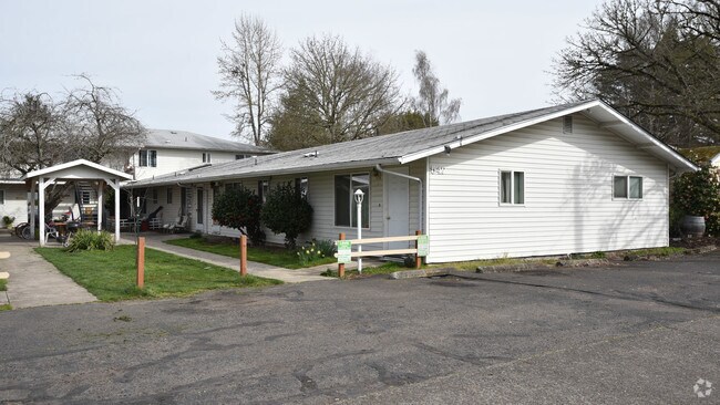 Building Photo - Linfield Manor Apts
