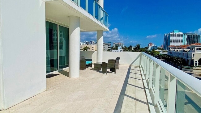 Foto del edificio - 401 N Birch Rd