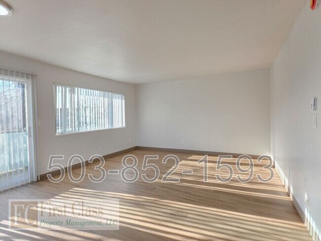 Foto del edificio - 12345 SW Hall Blvd