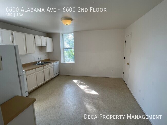 Building Photo - 3 Bedroom Apartment