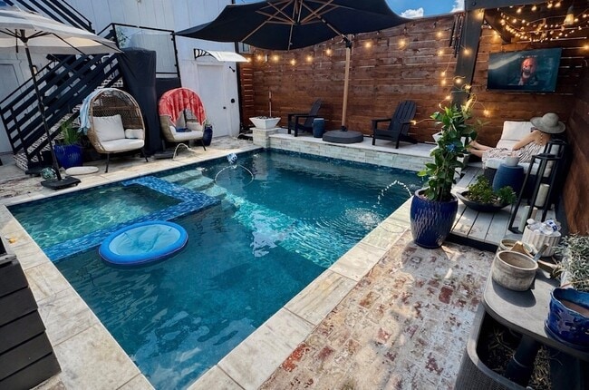 Photo - 805 Cordell St House