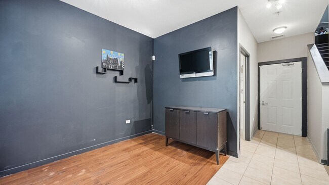 Foto del edificio - 510 W Elm St