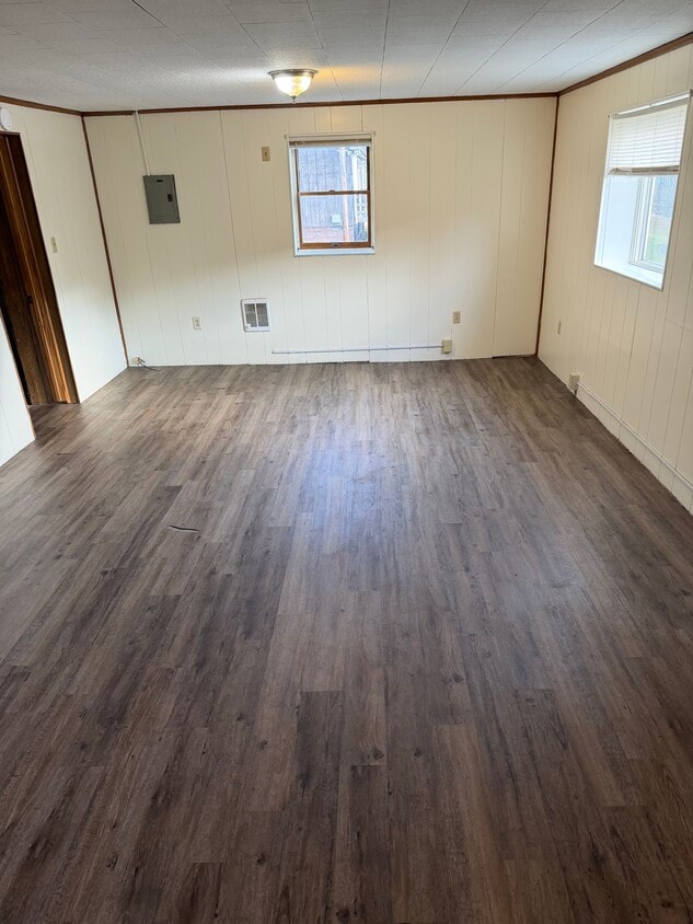 Building Photo - 717 Powell Ave