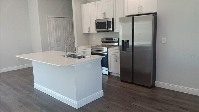 Building Photo - 845 Marquis Ct