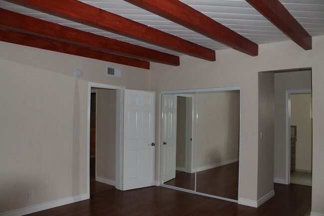 Interior Photo - 4657 Coldwater Canyon