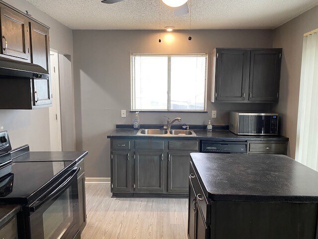 Foto principal - 8282 NW Barrybrooke Dr