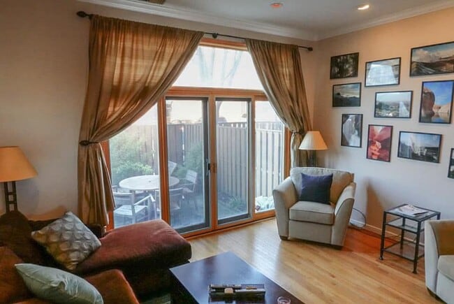 Building Photo - 3-bed, 2-bath GIANT townhouse + GARAGE, BA...