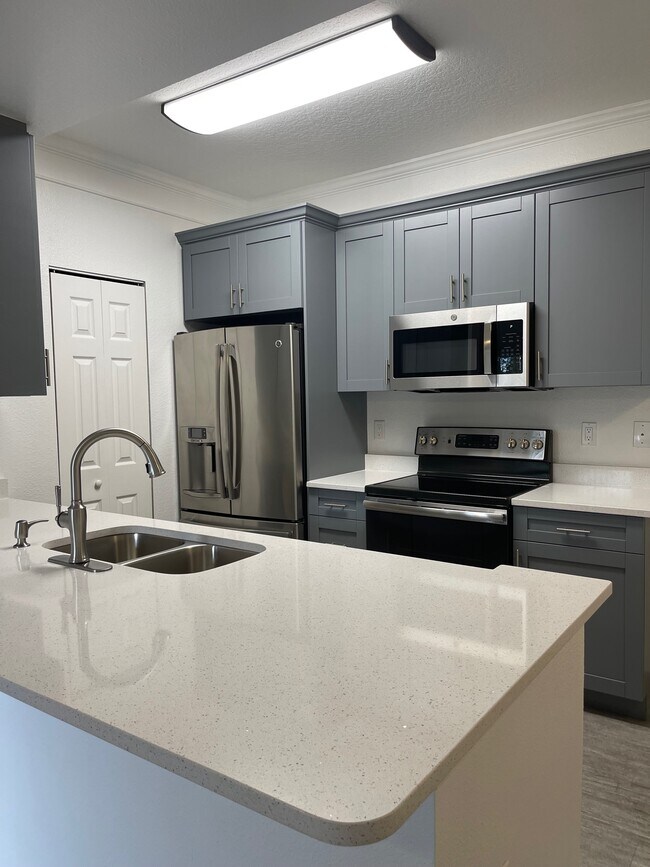 Building Photo - 11480 Villa Grand