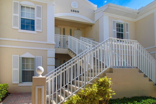 Foto del edificio - ***NORTH NAPLES***SWEET WATER BAY***FURNISHED SEASONAL RENTAL***