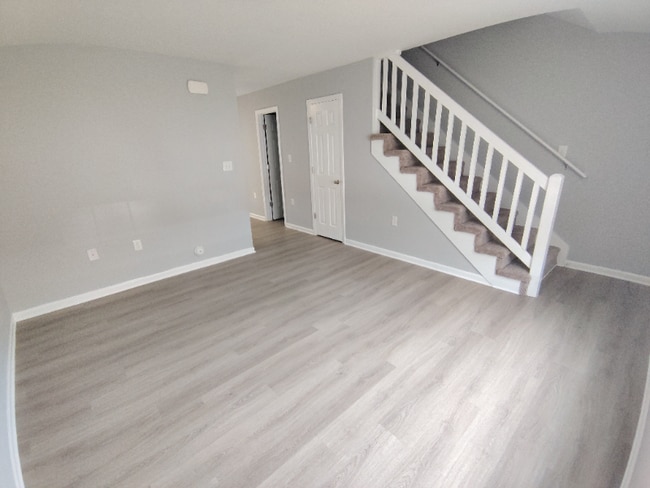 Building Photo - 70 Duiguid Dr