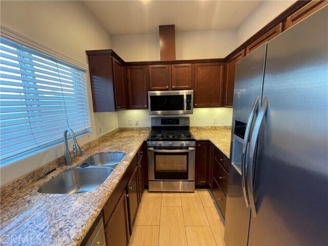 Foto principal - 1544 W Katella Ave
