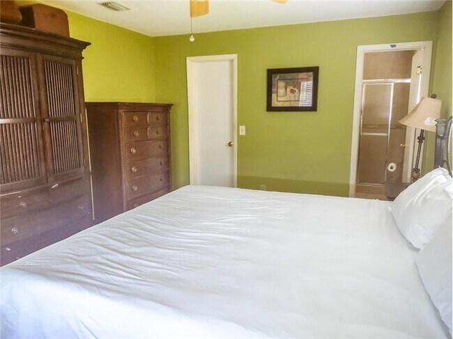 Building Photo - 128 Authority Ln