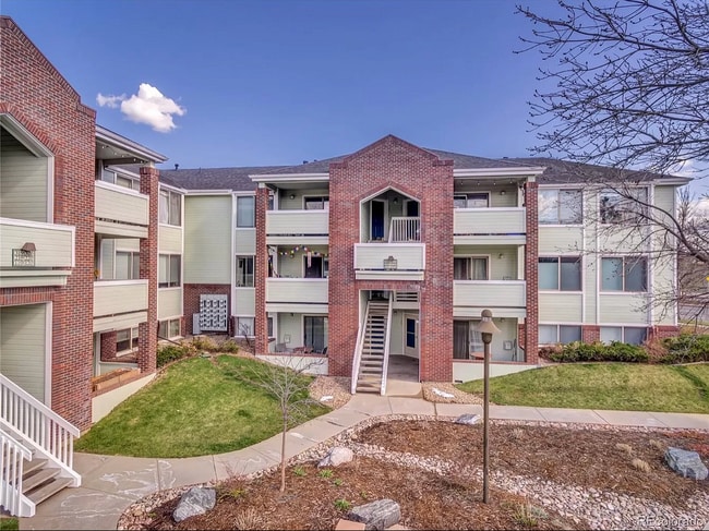 Building Photo - 33 S Boulder Cir