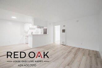 Building Photo - 211 S Ave 57