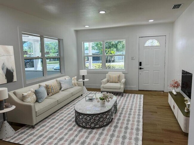 Foto del edificio - 4611 W McElroy Ave